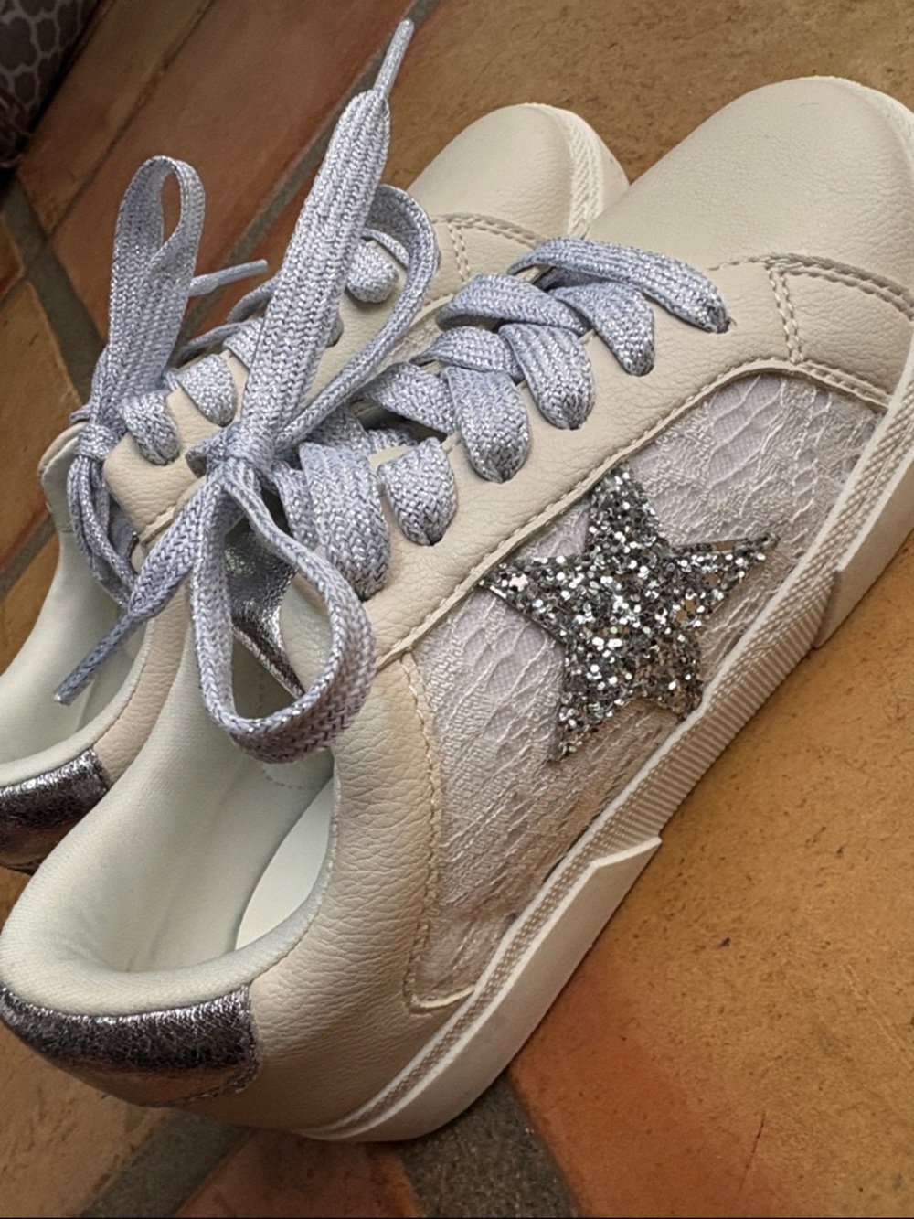 NWT Girl’s Art Class Sneakers with Lace and Silver Accents, Size 1